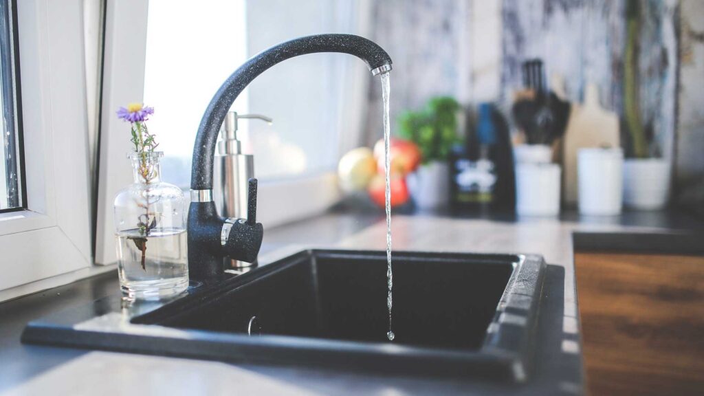 Tips-to-Organize-Under-Your-Kitchen-Sink-Effectively-on-newstime